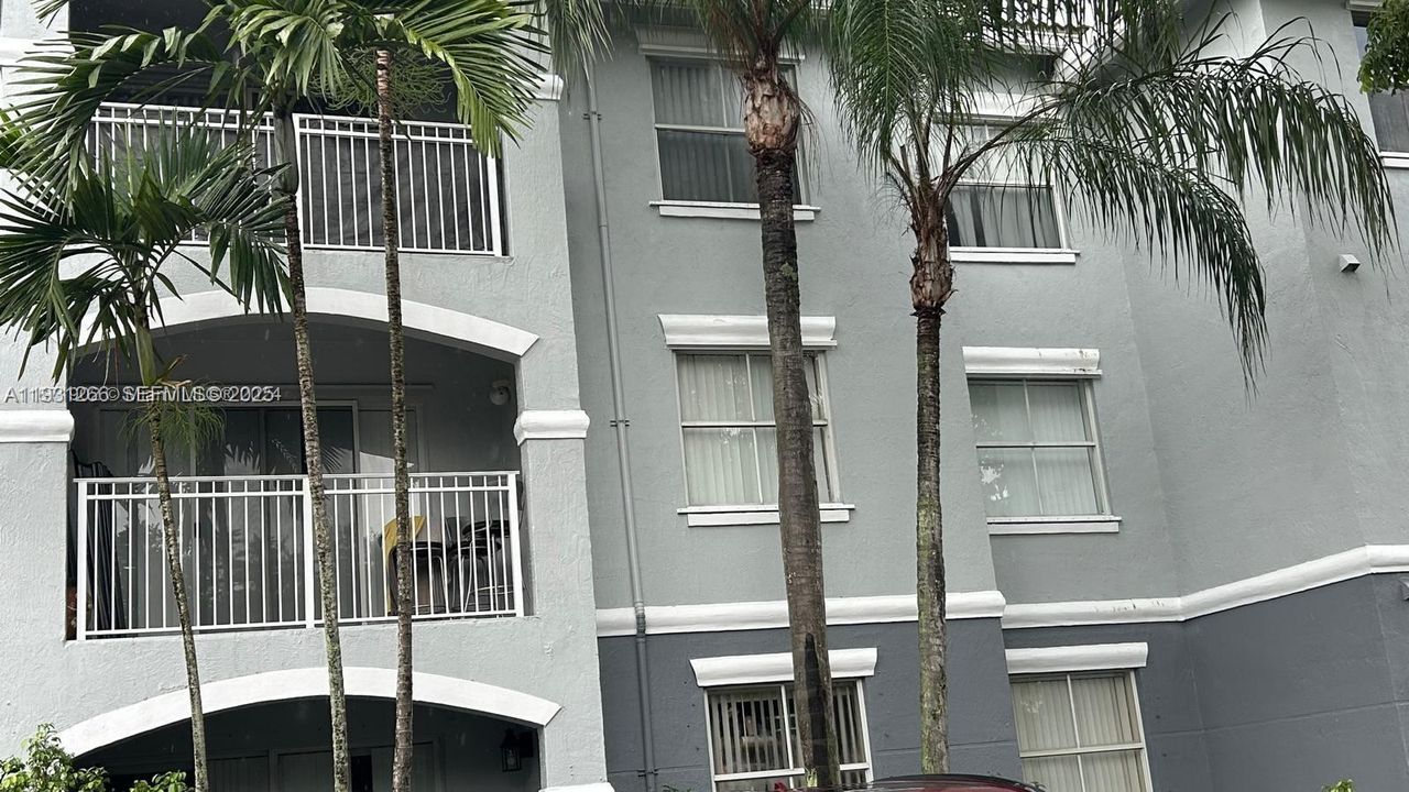 В аренду: $2,350 (2 спален, 2 ванн, 1091 Квадратных фут)