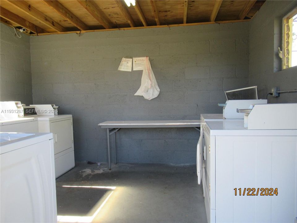 出租: $1,450 (1 贝兹, 1 浴室, 635 平方英尺)