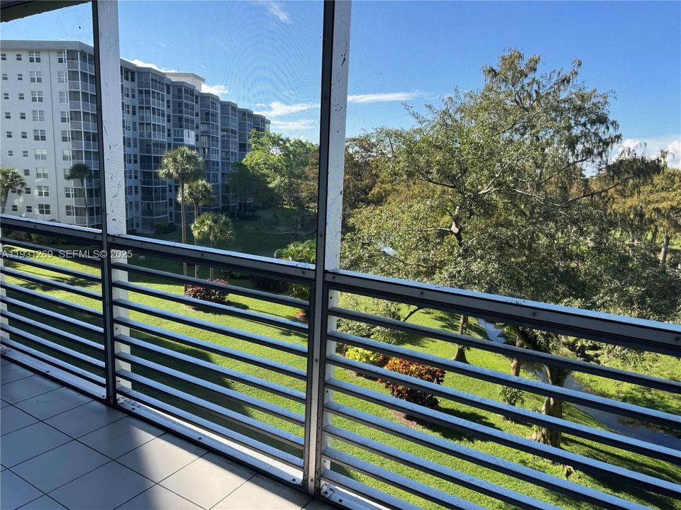 For Sale: $295,000 (3 beds, 2 baths, 1620 Square Feet)