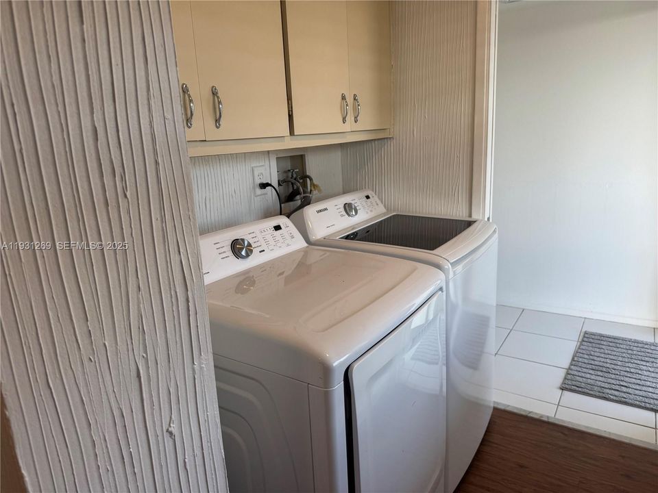 For Sale: $295,000 (3 beds, 2 baths, 1620 Square Feet)