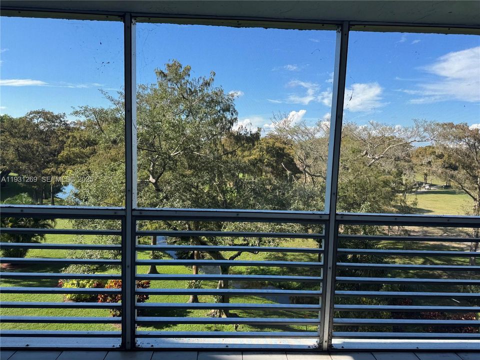 For Sale: $295,000 (3 beds, 2 baths, 1620 Square Feet)