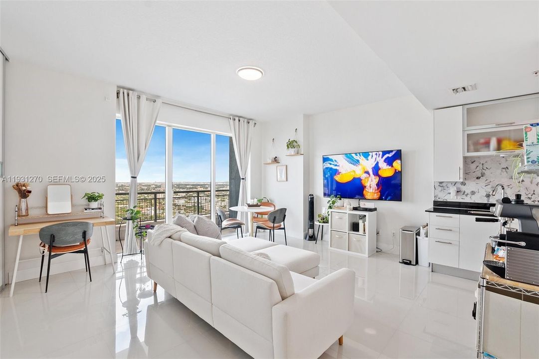 待售: $380,000 (1 贝兹, 1 浴室, 616 平方英尺)