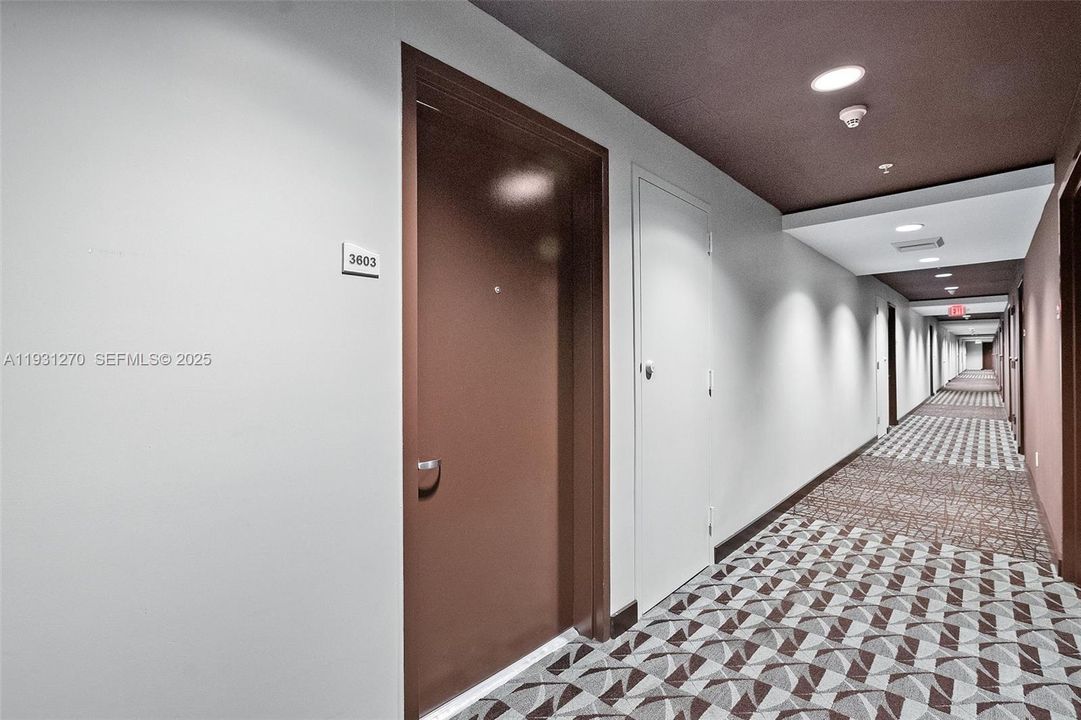 待售: $380,000 (1 贝兹, 1 浴室, 616 平方英尺)