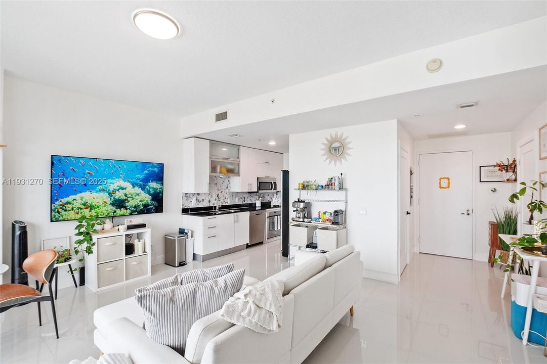 待售: $380,000 (1 贝兹, 1 浴室, 616 平方英尺)