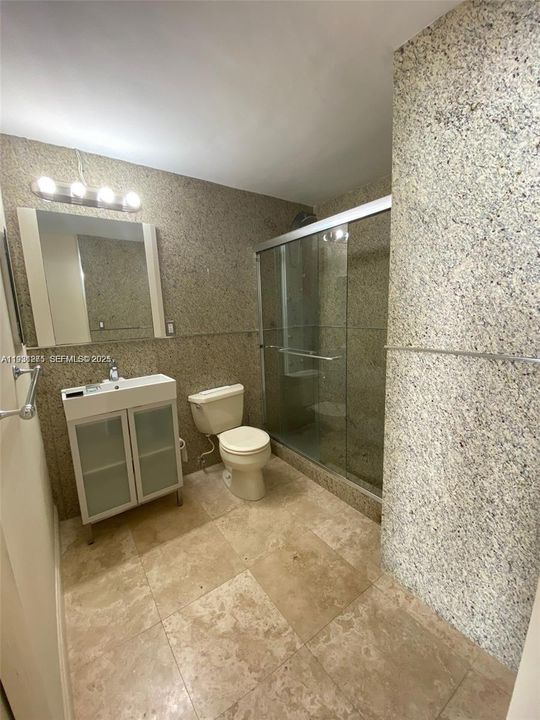 В аренду: $2,800 (1 спален, 1 ванн, 750 Квадратных фут)