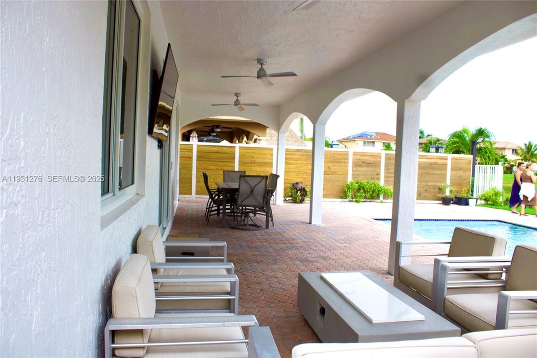 For Rent: $5,000 (4 beds, 3 baths, 1555 Square Feet)