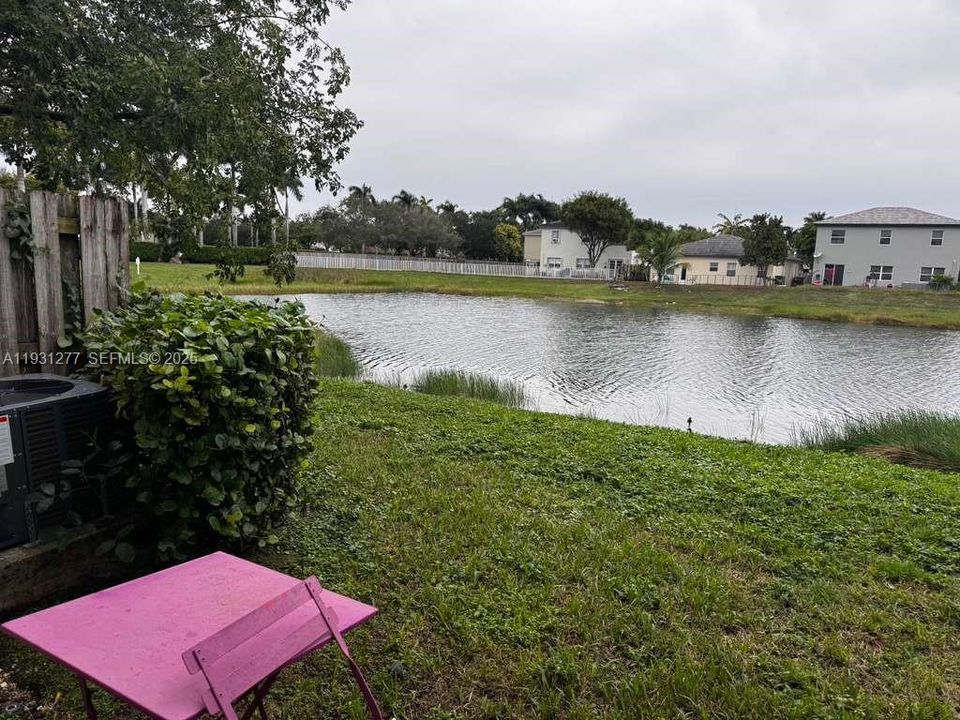 For Rent: $2,200 (2 beds, 2 baths, 1290 Square Feet)