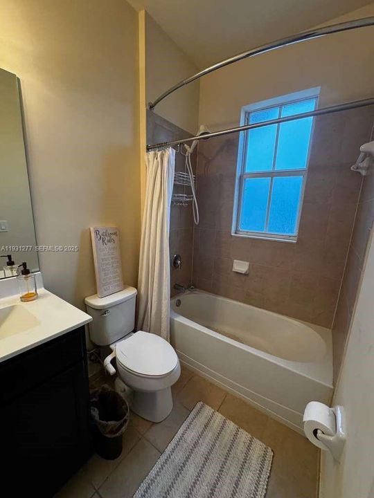 For Rent: $2,200 (2 beds, 2 baths, 1290 Square Feet)