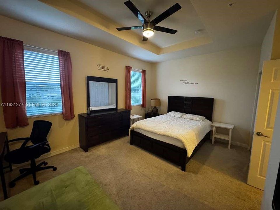 For Rent: $2,200 (2 beds, 2 baths, 1290 Square Feet)