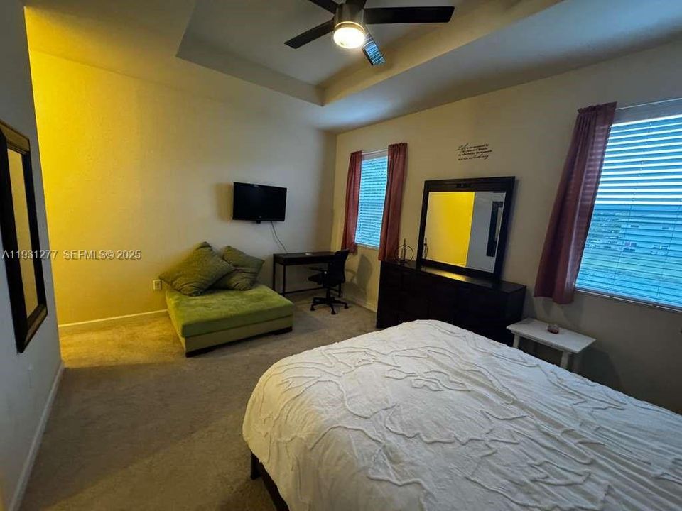 For Rent: $2,200 (2 beds, 2 baths, 1290 Square Feet)