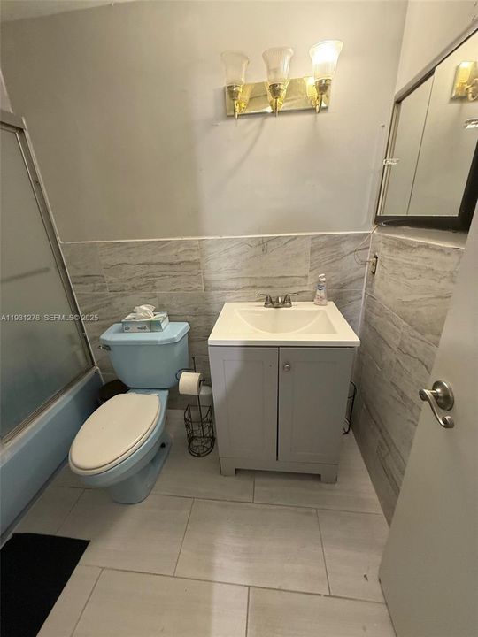 For Sale: $350,000 (3 beds, 2 baths, 1070 Square Feet)