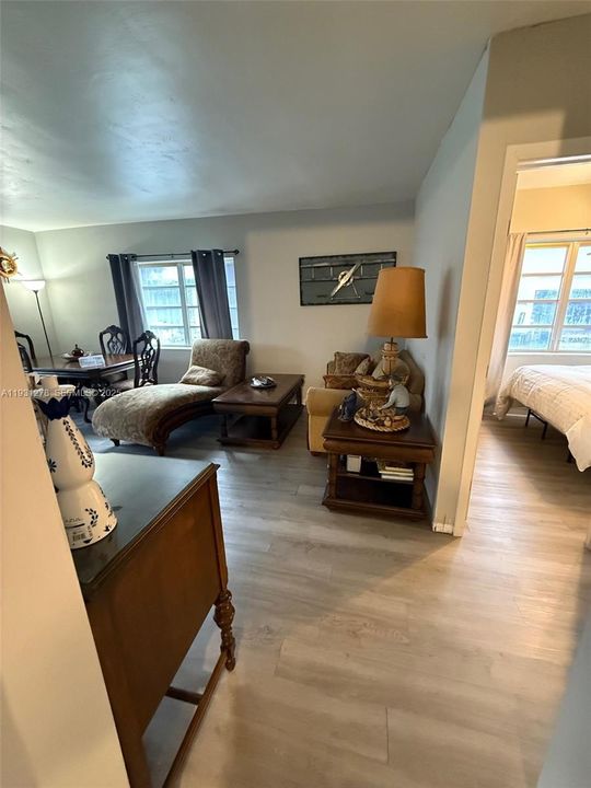 For Sale: $350,000 (3 beds, 2 baths, 1070 Square Feet)