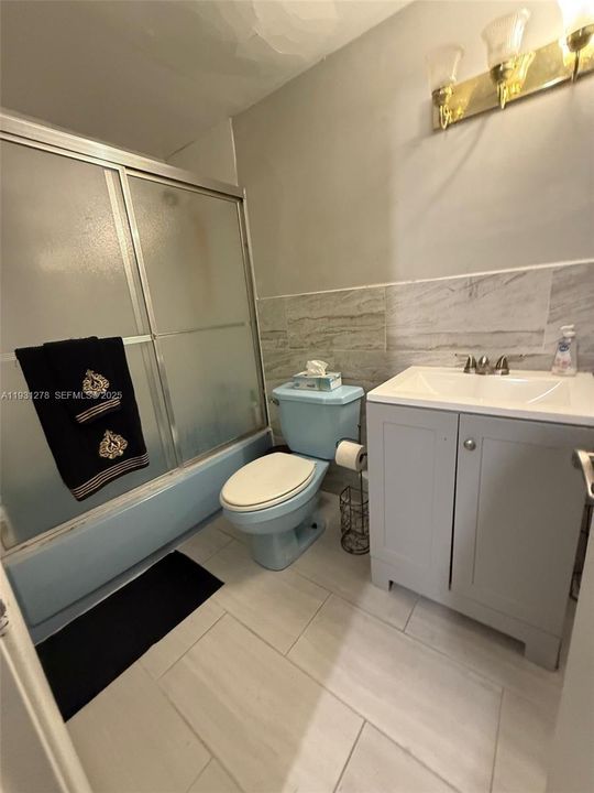 For Sale: $350,000 (3 beds, 2 baths, 1070 Square Feet)