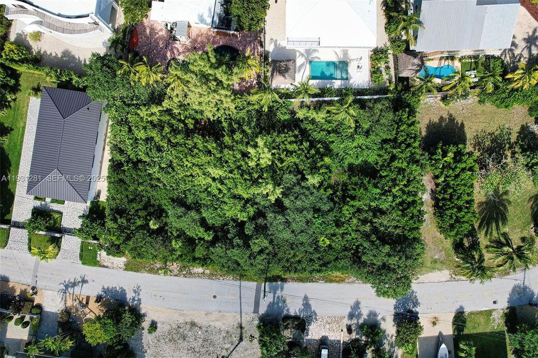 На продажу: $475,000 (0.21 acres)