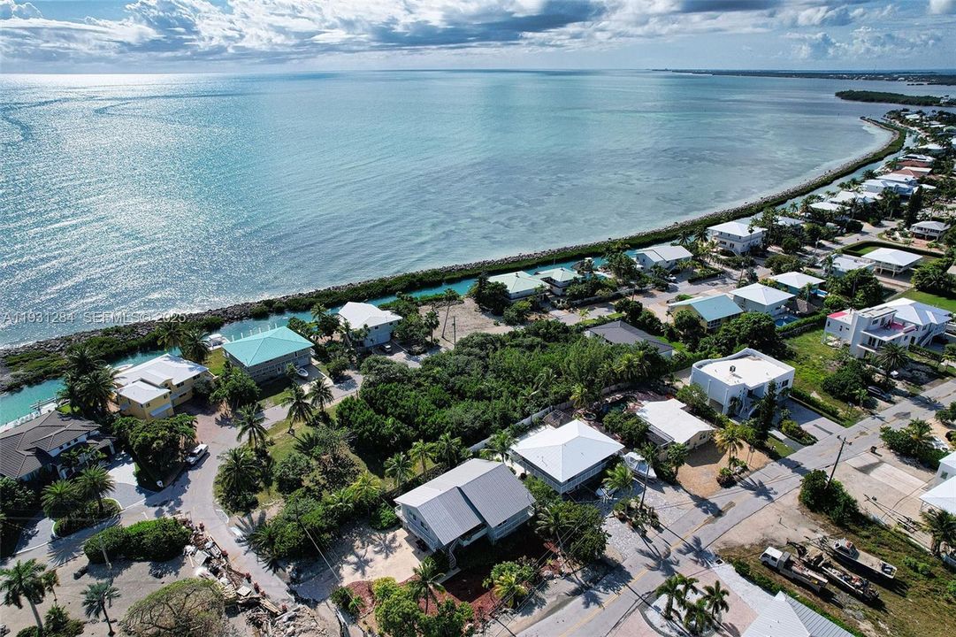 На продажу: $475,000 (0.21 acres)