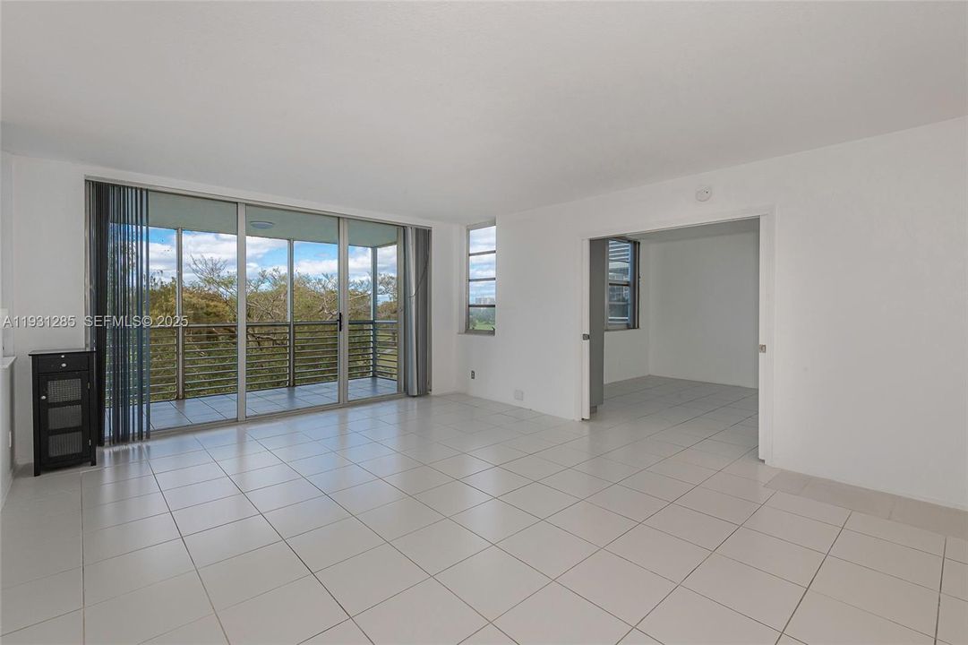 出租: $2,400 (3 贝兹, 2 浴室, 1620 平方英尺)