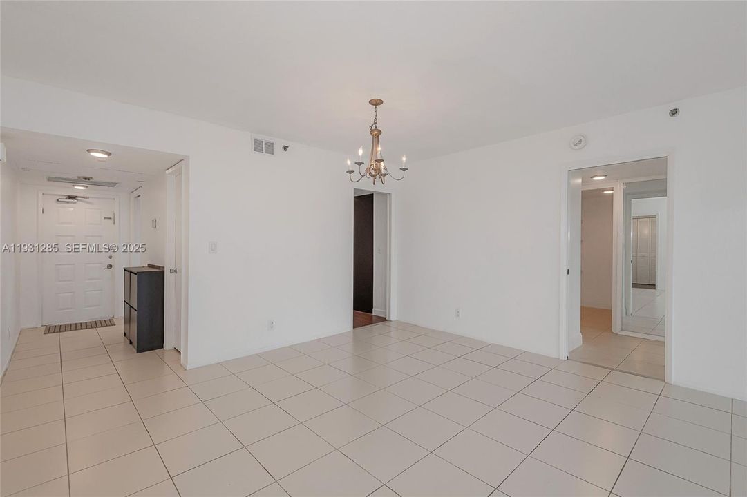 出租: $2,400 (3 贝兹, 2 浴室, 1620 平方英尺)