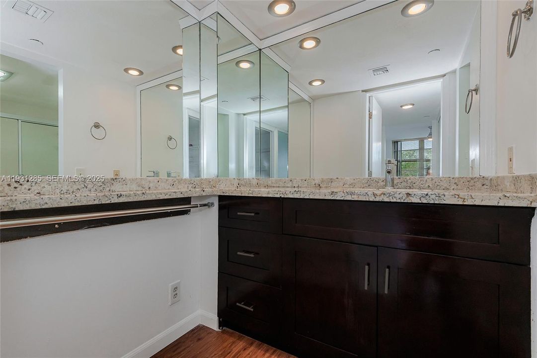 出租: $2,400 (3 贝兹, 2 浴室, 1620 平方英尺)