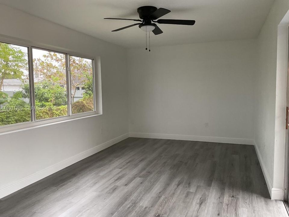 For Rent: $3,800 (3 beds, 2 baths, 1422 Square Feet)