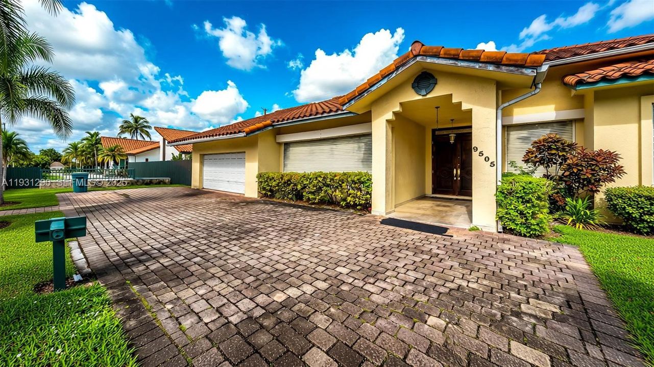 En Venta: $1,700,000 (6 camas, 6 baños, 4799 Pies cuadrados)