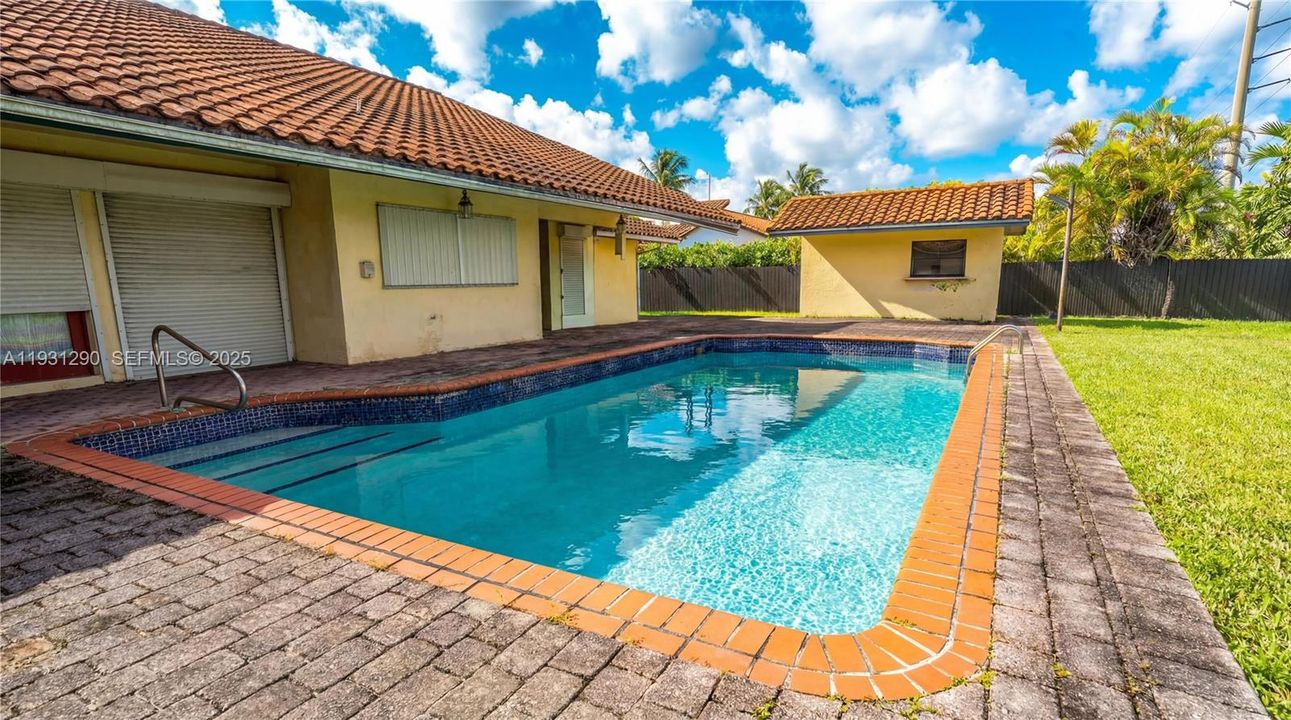 En Venta: $1,700,000 (6 camas, 6 baños, 4799 Pies cuadrados)