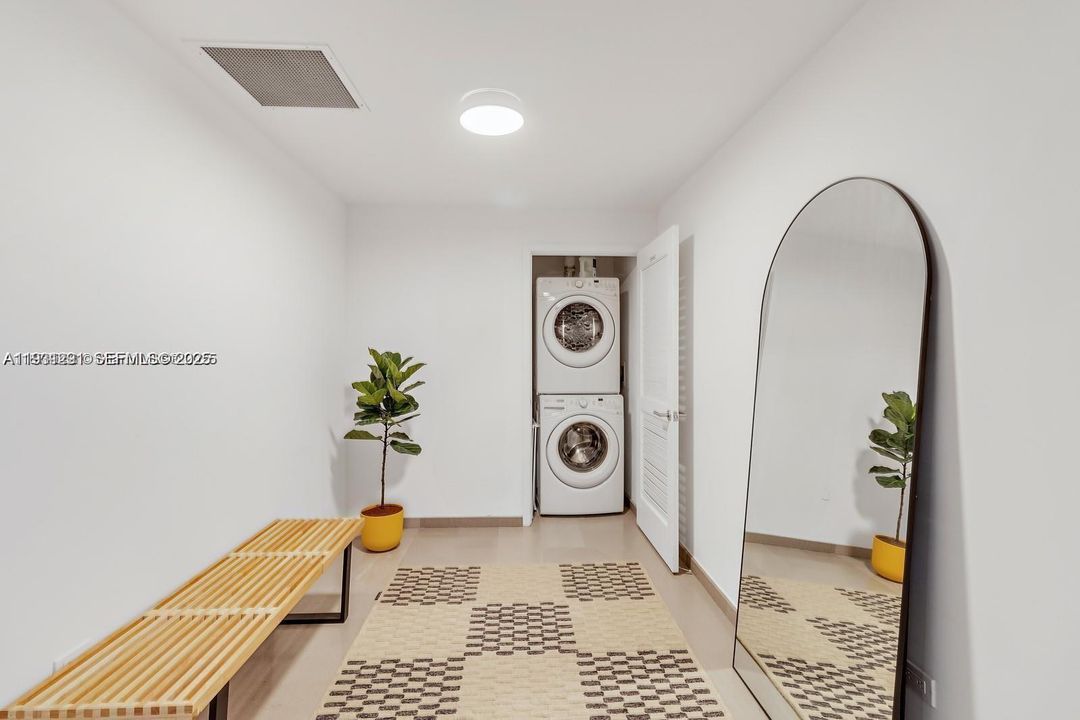 For Rent: $6,500 (2 beds, 2 baths, 1393 Square Feet)