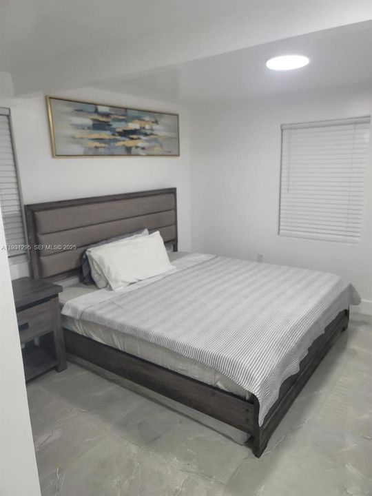 For Rent: $2,500 (2 beds, 1 baths, 850 Square Feet)