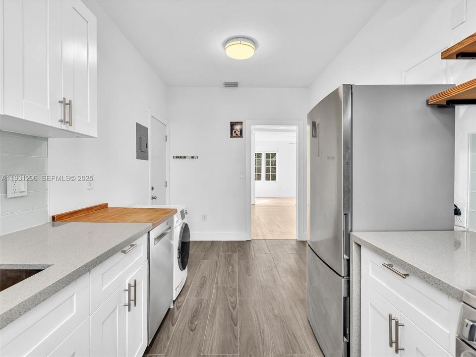 В аренду: $2,895 (1 спален, 1 ванн, 710 Квадратных фут)