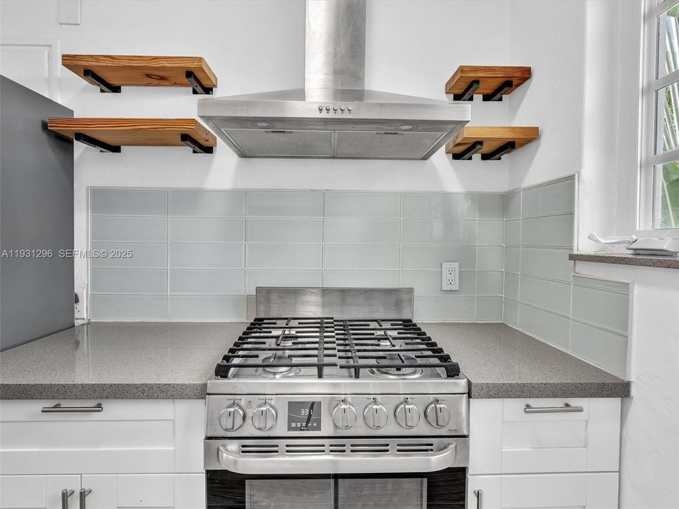 В аренду: $2,895 (1 спален, 1 ванн, 710 Квадратных фут)