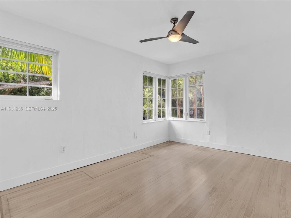 В аренду: $2,895 (1 спален, 1 ванн, 710 Квадратных фут)