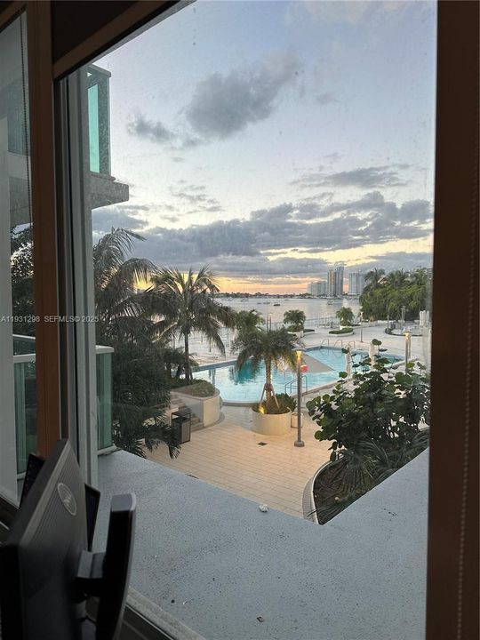 For Sale: $379,000 (0 beds, 1 baths, 619 Square Feet)