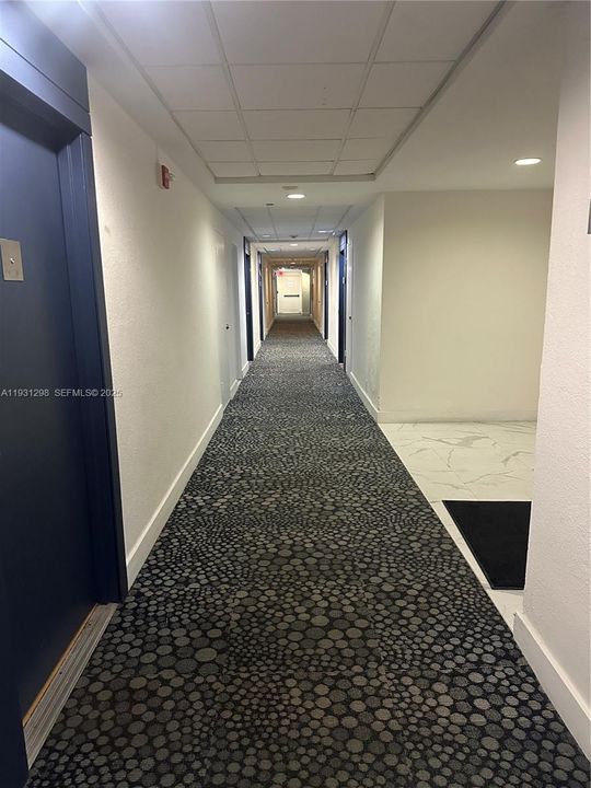 For Sale: $379,000 (0 beds, 1 baths, 619 Square Feet)