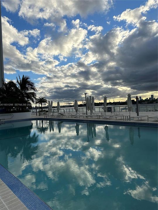 For Sale: $379,000 (0 beds, 1 baths, 619 Square Feet)