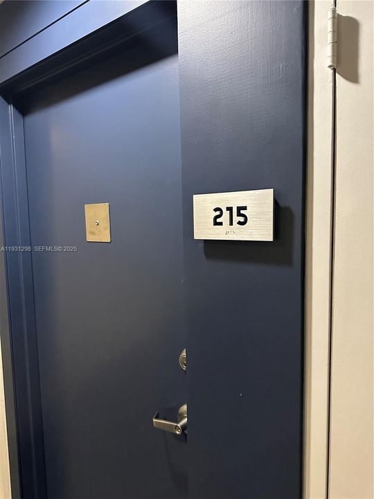 For Sale: $379,000 (0 beds, 1 baths, 619 Square Feet)