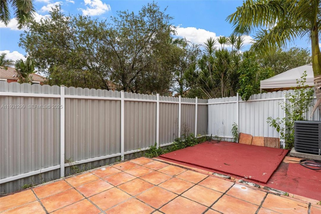 В аренду: $2,700 (3 спален, 2 ванн, 1081 Квадратных фут)