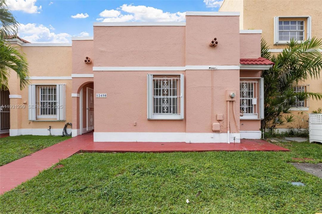 В аренду: $2,700 (3 спален, 2 ванн, 1081 Квадратных фут)