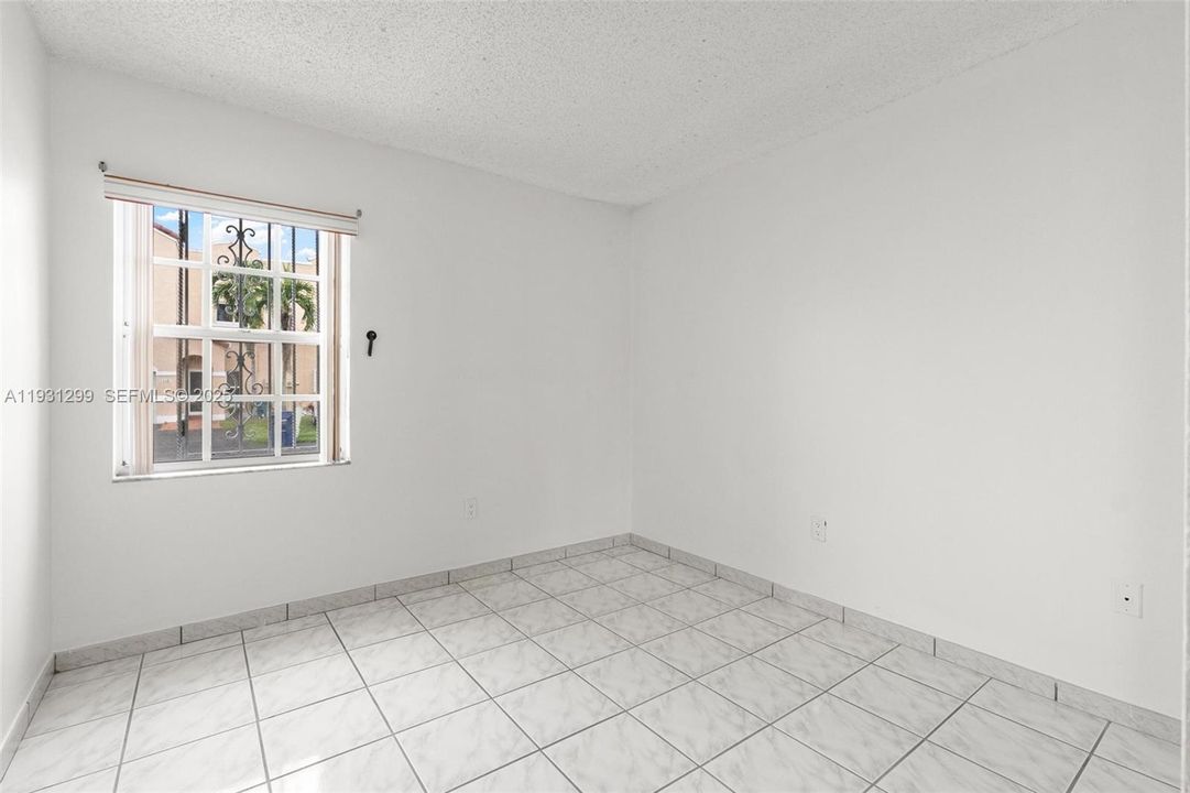 В аренду: $2,700 (3 спален, 2 ванн, 1081 Квадратных фут)