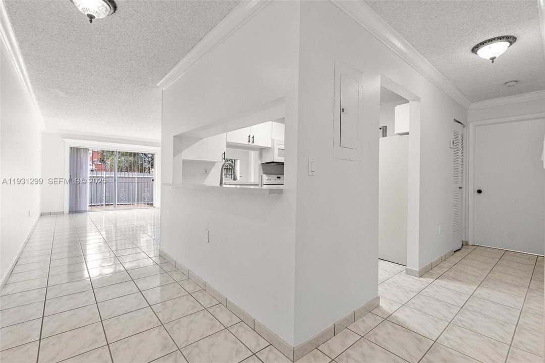 В аренду: $2,700 (3 спален, 2 ванн, 1081 Квадратных фут)