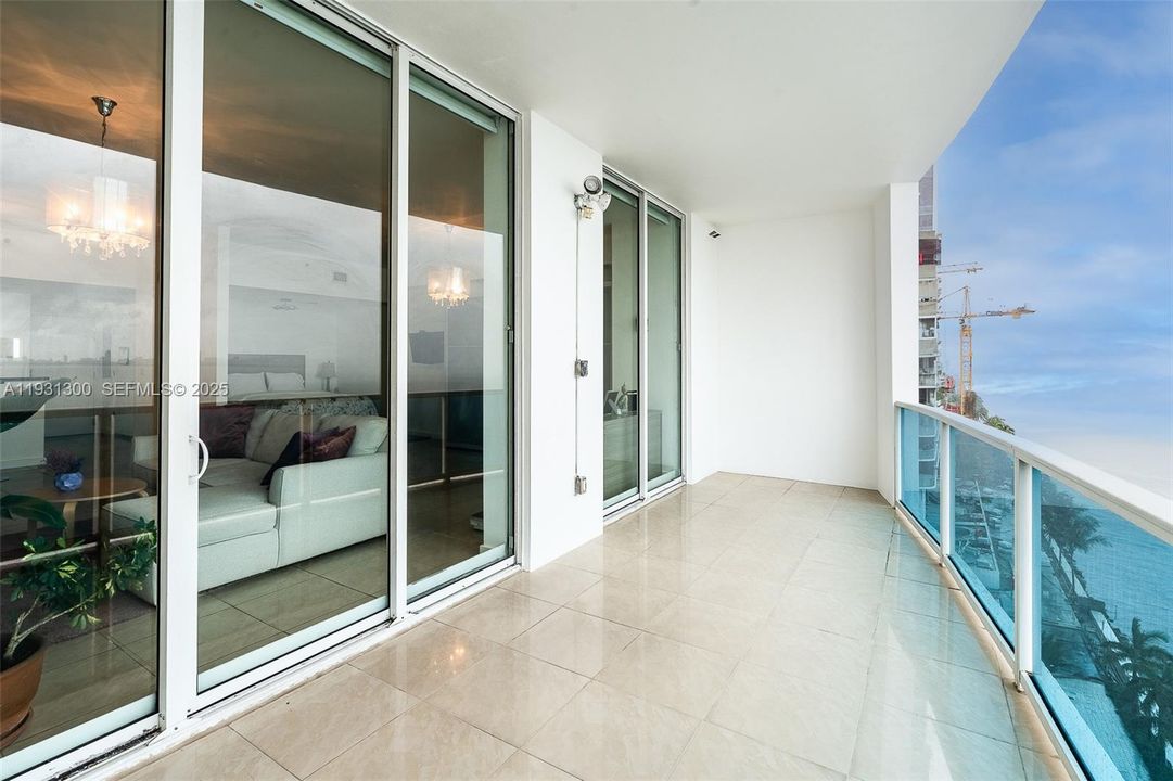 For Sale: $540,000 (1 beds, 1 baths, 850 Square Feet)