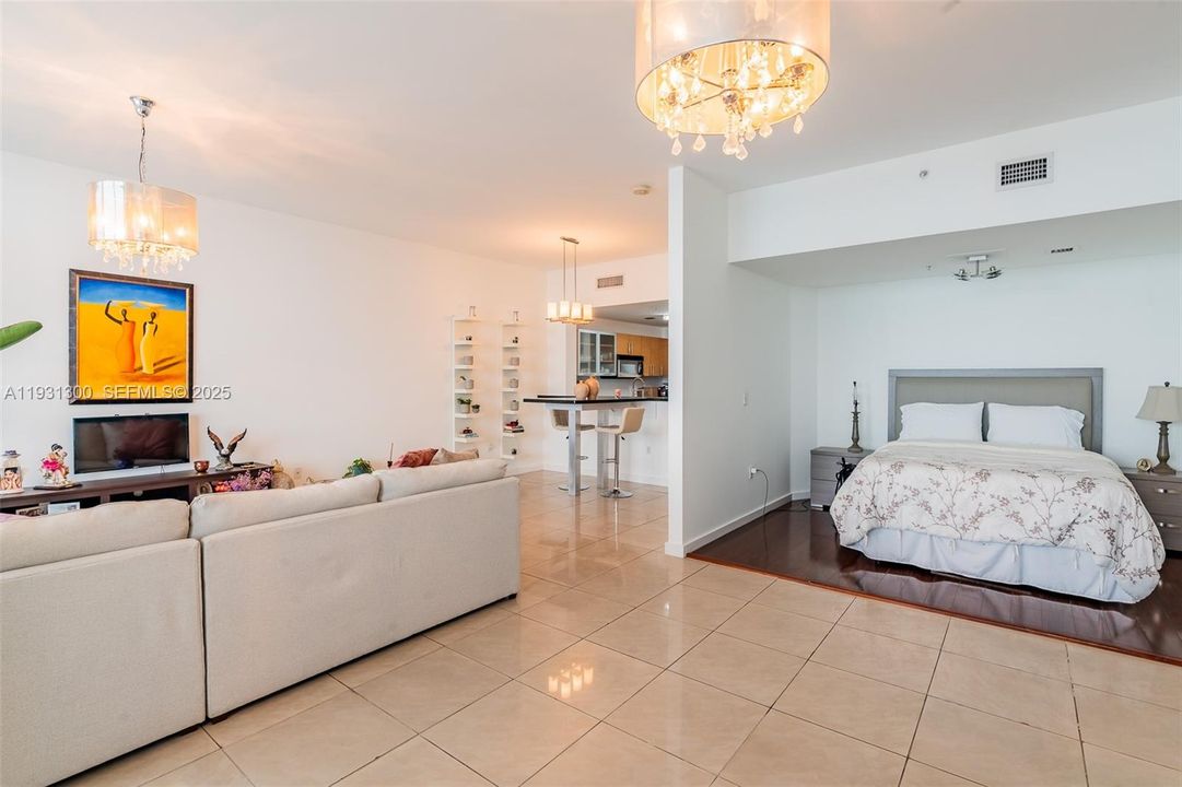 For Sale: $540,000 (1 beds, 1 baths, 850 Square Feet)