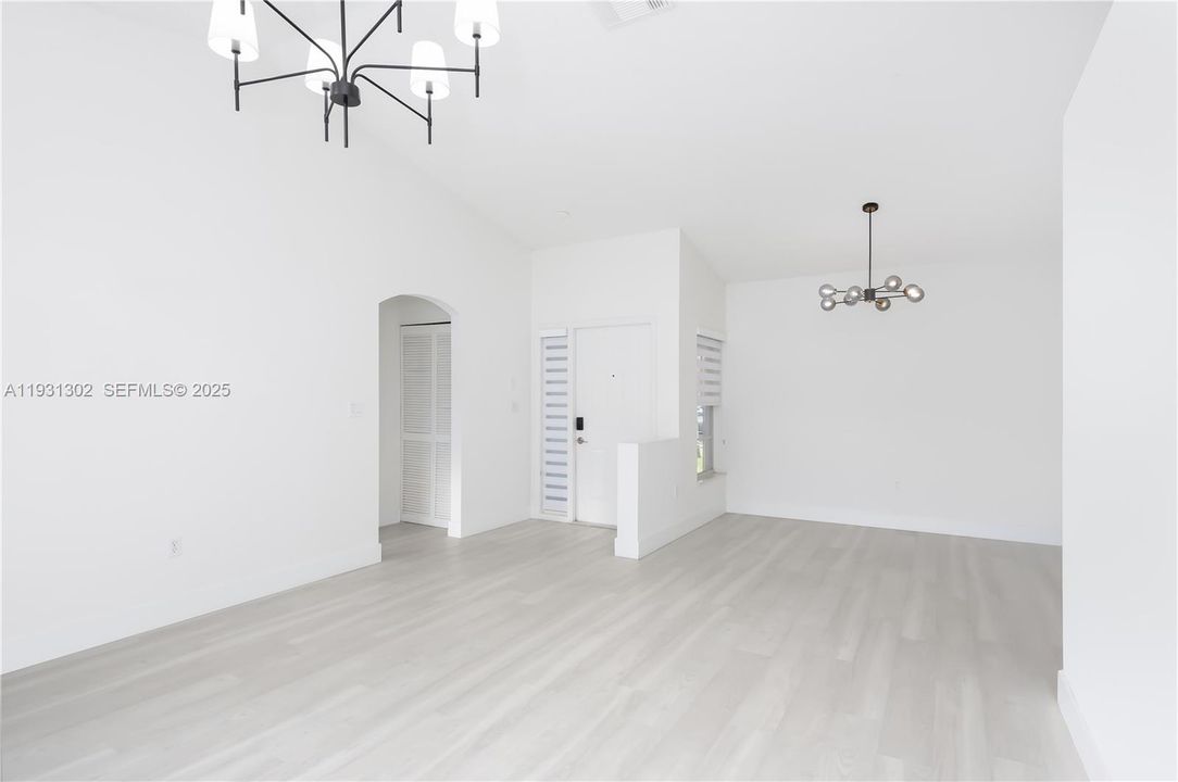 出租: $4,000 (4 贝兹, 2 浴室, 1794 平方英尺)