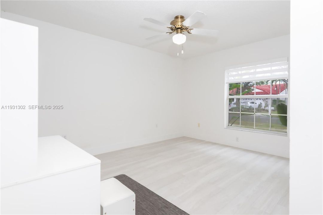 出租: $4,000 (4 贝兹, 2 浴室, 1794 平方英尺)