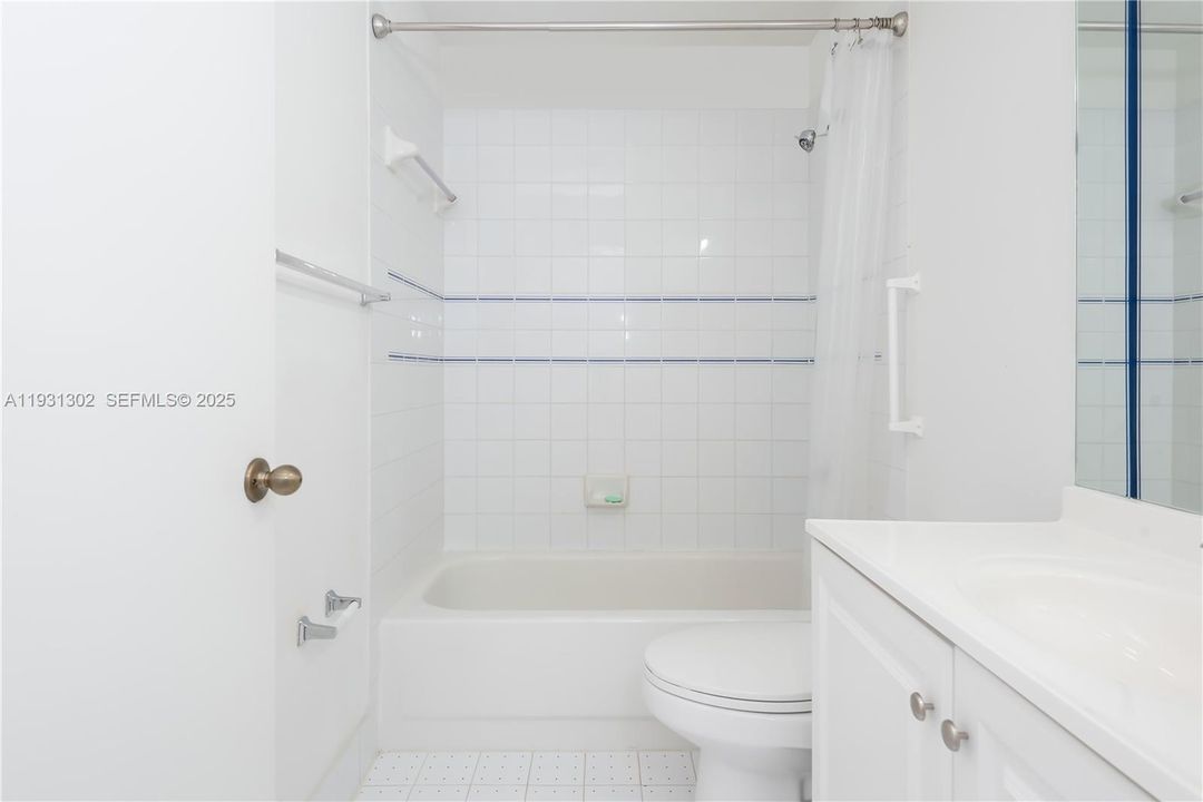 出租: $4,000 (4 贝兹, 2 浴室, 1794 平方英尺)