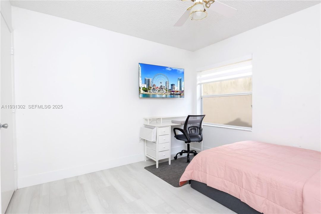 出租: $4,000 (4 贝兹, 2 浴室, 1794 平方英尺)