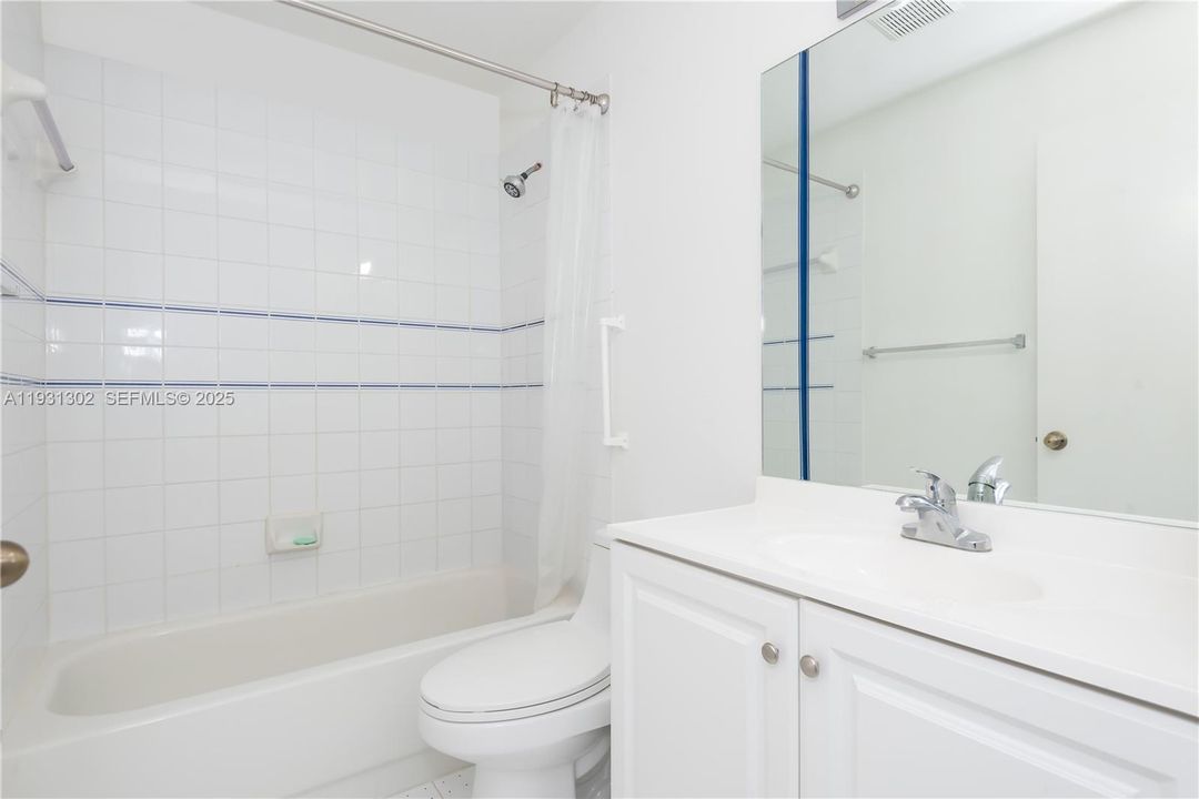 出租: $4,000 (4 贝兹, 2 浴室, 1794 平方英尺)