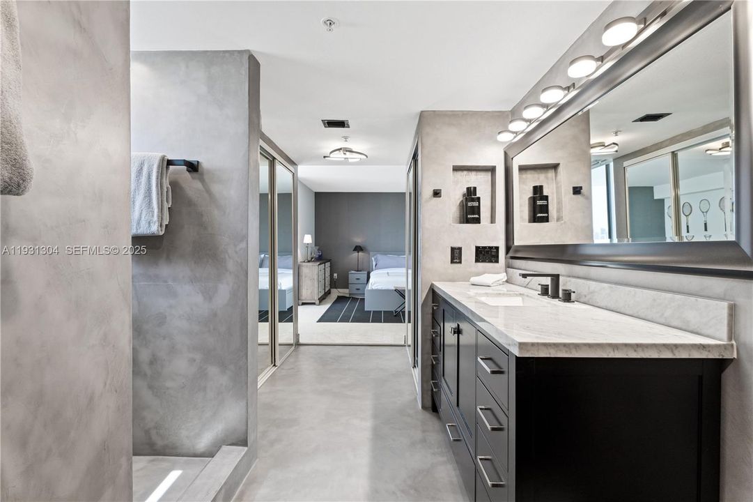 В аренду: $5,900 (2 спален, 2 ванн, 1060 Квадратных фут)