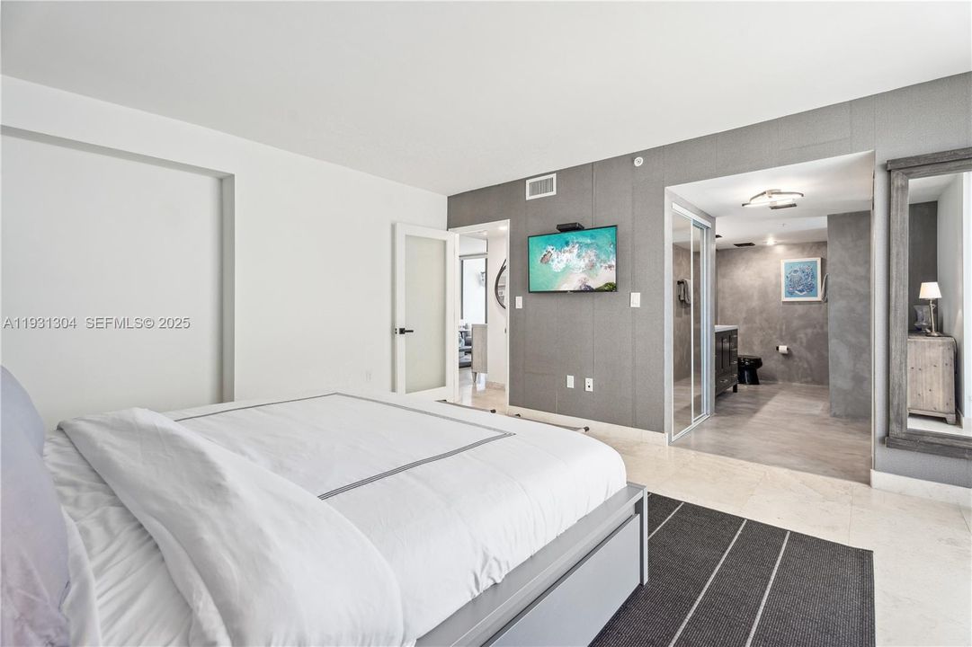 В аренду: $5,900 (2 спален, 2 ванн, 1060 Квадратных фут)