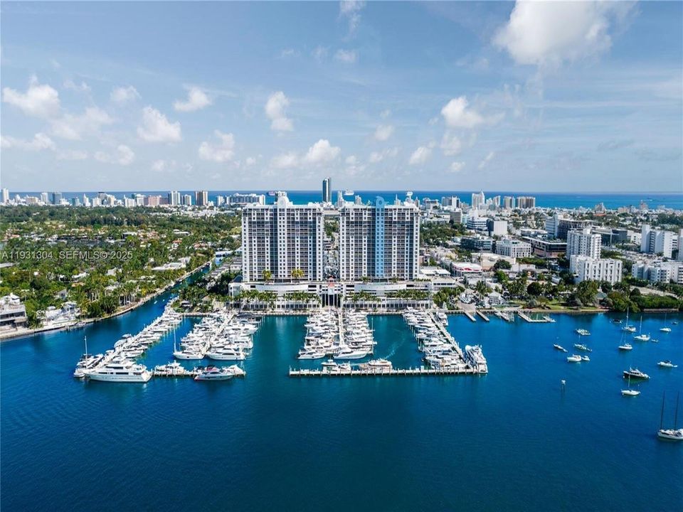 В аренду: $5,900 (2 спален, 2 ванн, 1060 Квадратных фут)