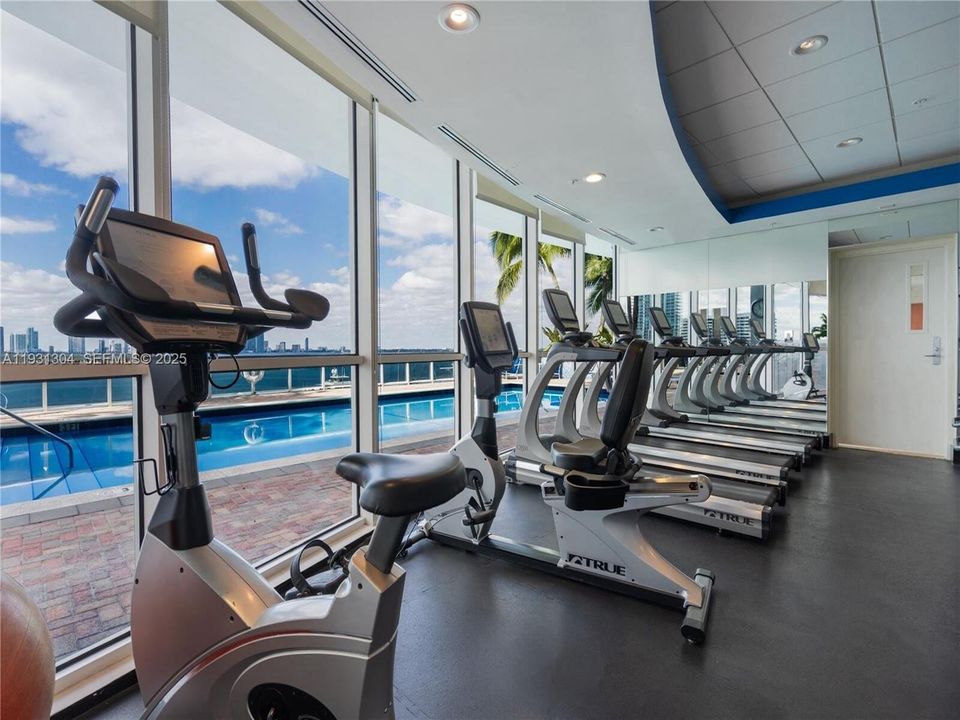 В аренду: $5,900 (2 спален, 2 ванн, 1060 Квадратных фут)