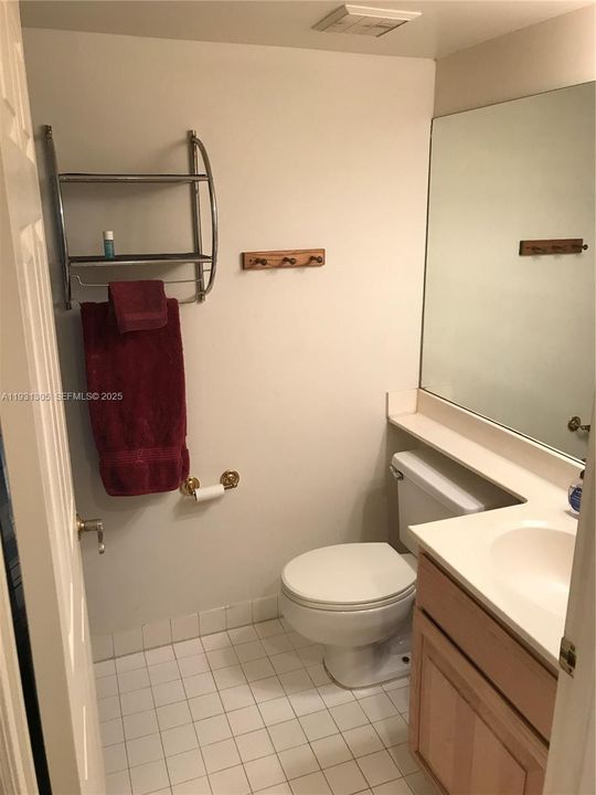 Full Bathroom with Tub/Shower